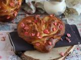 Przepis Wyjątkowo miękkie bułeczki brioche w kształcie serca na walentynki