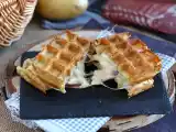 Przepis Kanapka z waflami ziemniaczanymi z raclette - najlepsze danie komfortowe