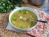 Przepis Azjatycka zupa z kurczakiem o intensywnym aromacie i działająca pocieszająco