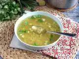 Przepis Azjatycka zupa z kurczakiem o intensywnym aromacie i działająca pocieszająco