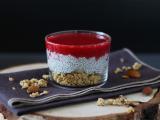 Przepis Werriny z puddingu chia z mlekiem kokosowym, malinami i granolą