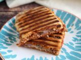 Przepis Panini z tuńczykiem, pomidorami i kaparami