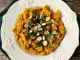 Przepis Wegetariańskie risotto z komosą ryżową, dynią piżmową, orzechami laskowymi i kolendrą - quinotto