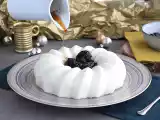 Przepis Blanc manger kokosowy z sosem śliwkowym