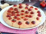 Przepis Focaccia z pomidorkami koktajlowymi