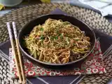 Przepis Wok z chińskim makaronem (warzywa i teksturowane białko sojowe)
