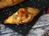 Przepis Roladki w stylu pizzy wypełnione sosem pomidorowym, szynką i mozzarellą