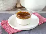 Przepis Waniliowa panna cotta z sosem figowym
