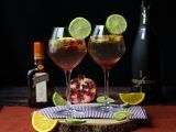 Przepis Sangria musująca: orzeźwiająca gwiazda świąt