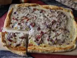 przepis Zwiebelkuchen: niemiecka tarta z rozpływającą się cebulą i boczkiem