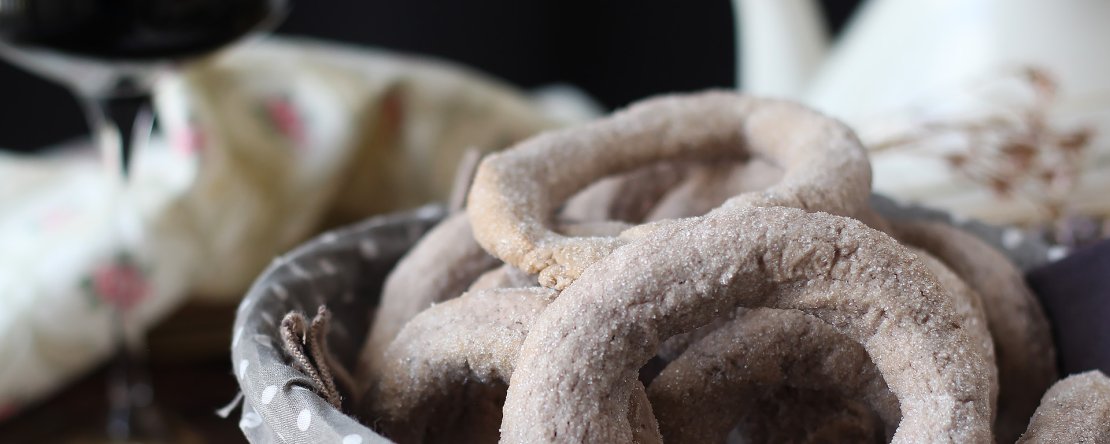 Pączki z czerwonym winem: przepis babci, który każdy powinien znać!