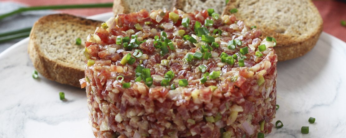 Tartar de fuet: ekspresowa wersja klasycznego tatara ze steku