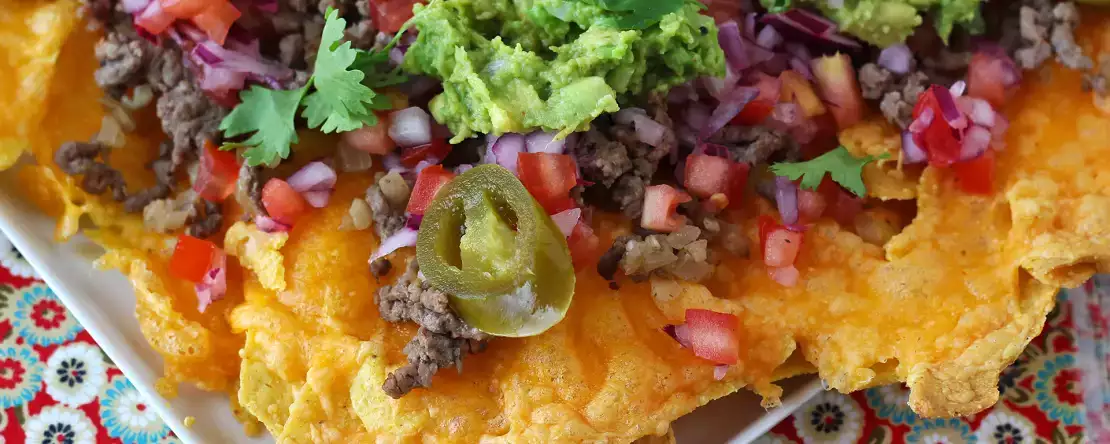 Nachosy z polewą idealne na aperitif!