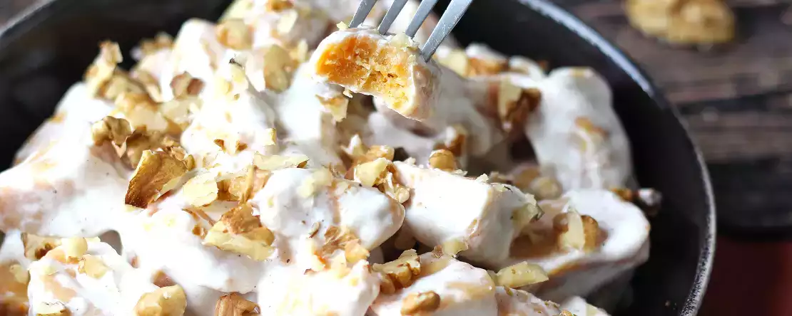 Kremowe gnocchi dyniowe z philadelphią i chrupiącymi orzechami włoskimi