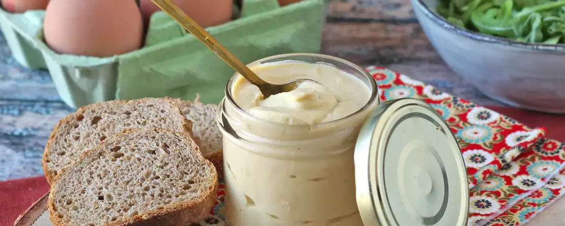 Majonez białkowy z gotowanych jajek: lekki, smaczny i bez oleju