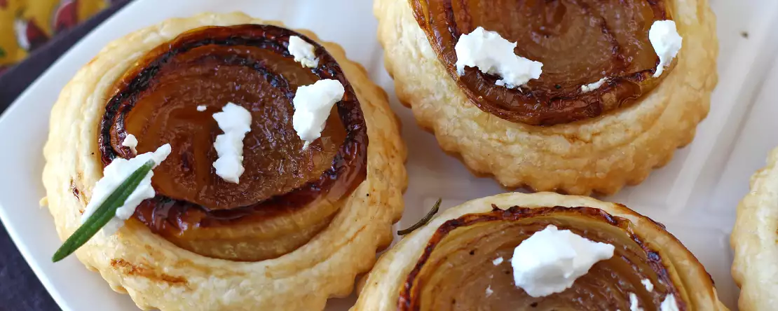 Tartaletki cebulowe tatin