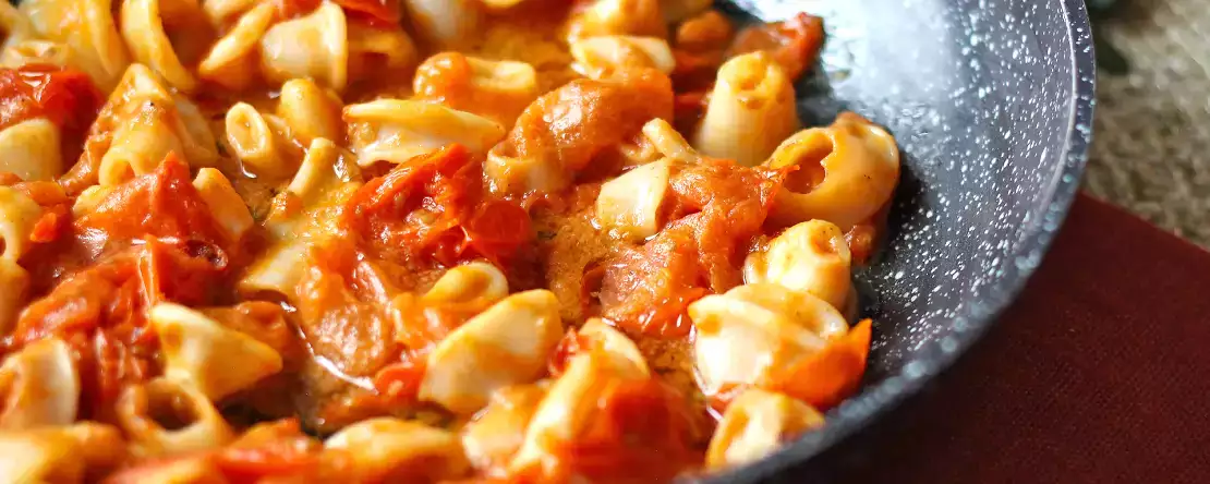 Sos z kalmarów: idealna przyprawa do makaronu