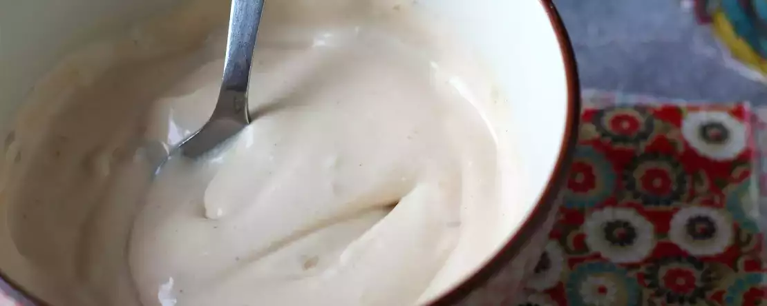 Kremowy, smaczny sos do chrupiącego kurczaka