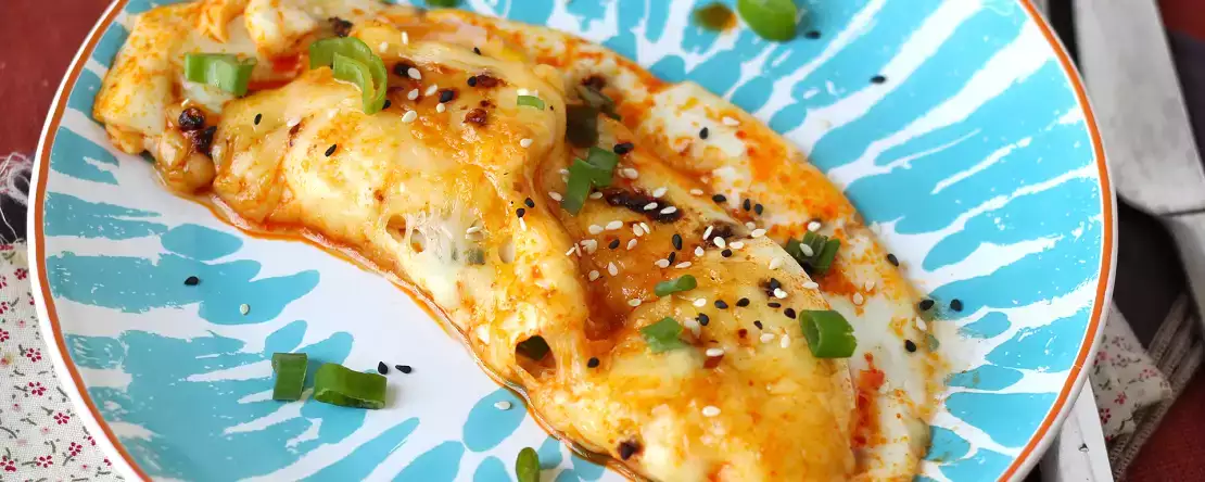 Jajka sadzone z miodem i mozzarellą, czyli ekspresowe śniadanie na słodko, słono i ostro!