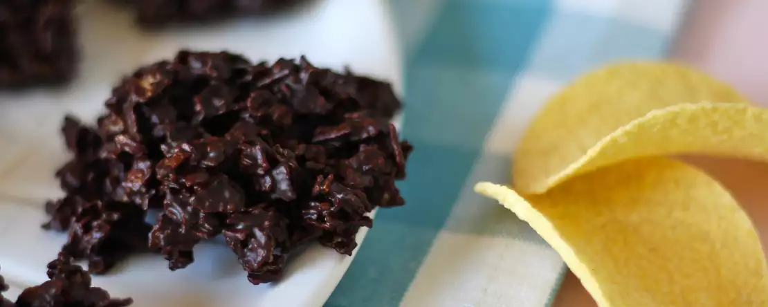 Czekoladowe pringlesy w piaskowych różach