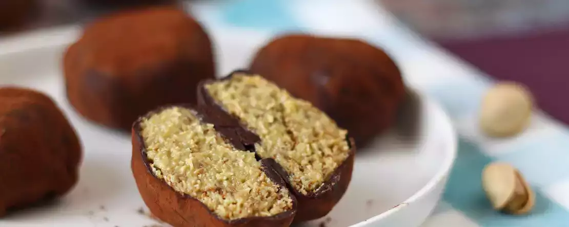 Dubajskie ciasteczka do żucia, wirusowy przepis na mochis z pistacjami i nadzieniem kadaif