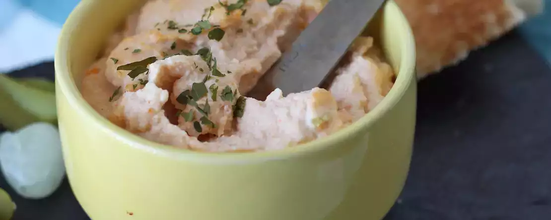 Pasta z surimi: przepis na błyskawiczną przekąskę