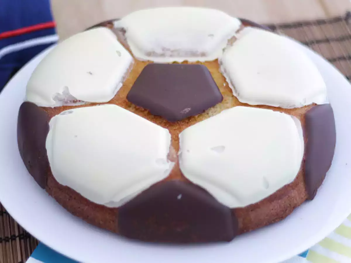 Przepis Tort piłkarski