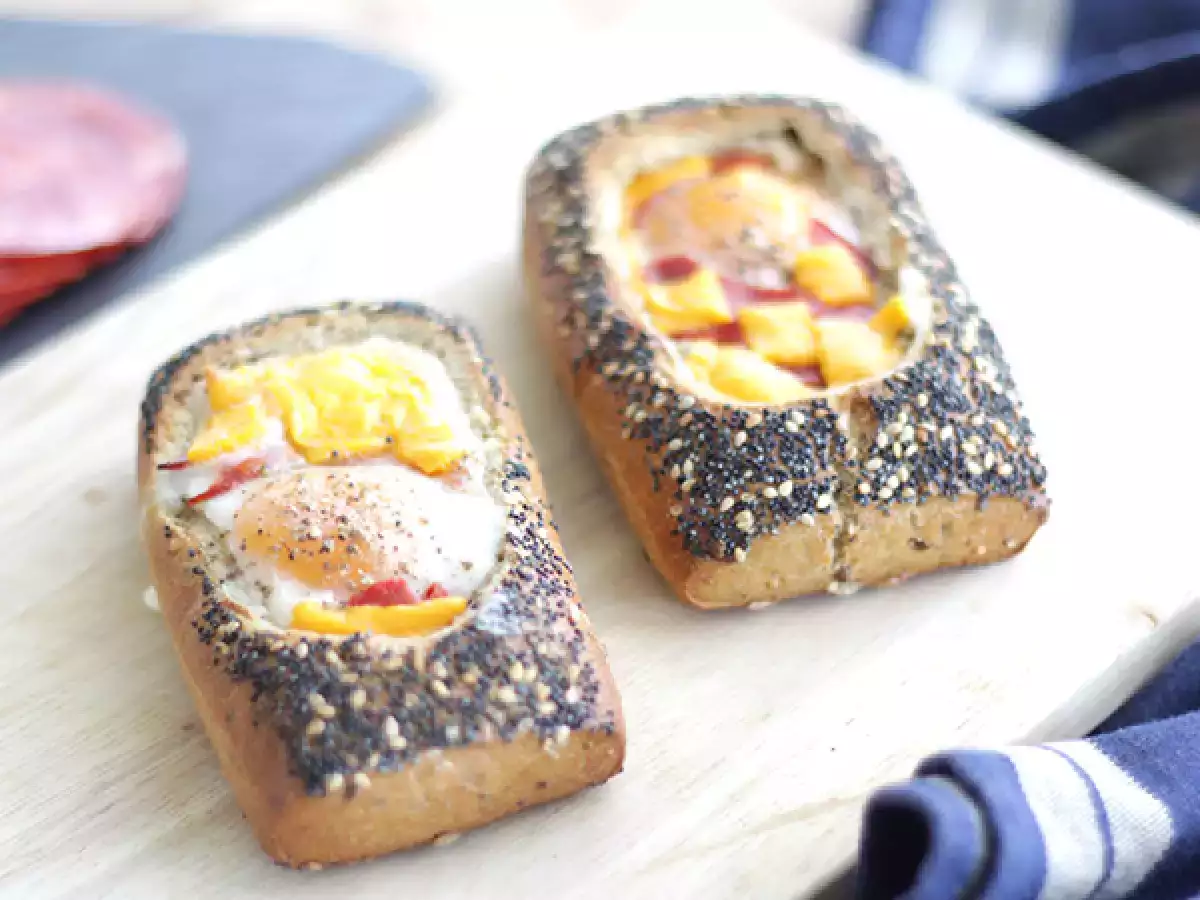 Przepis Łódeczki jajeczne z chorizo i serem