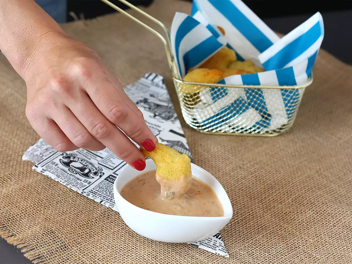 Przepis Sos burgerowy - idealny do burgerów, frytek, grillowanych potraw i nie tylko