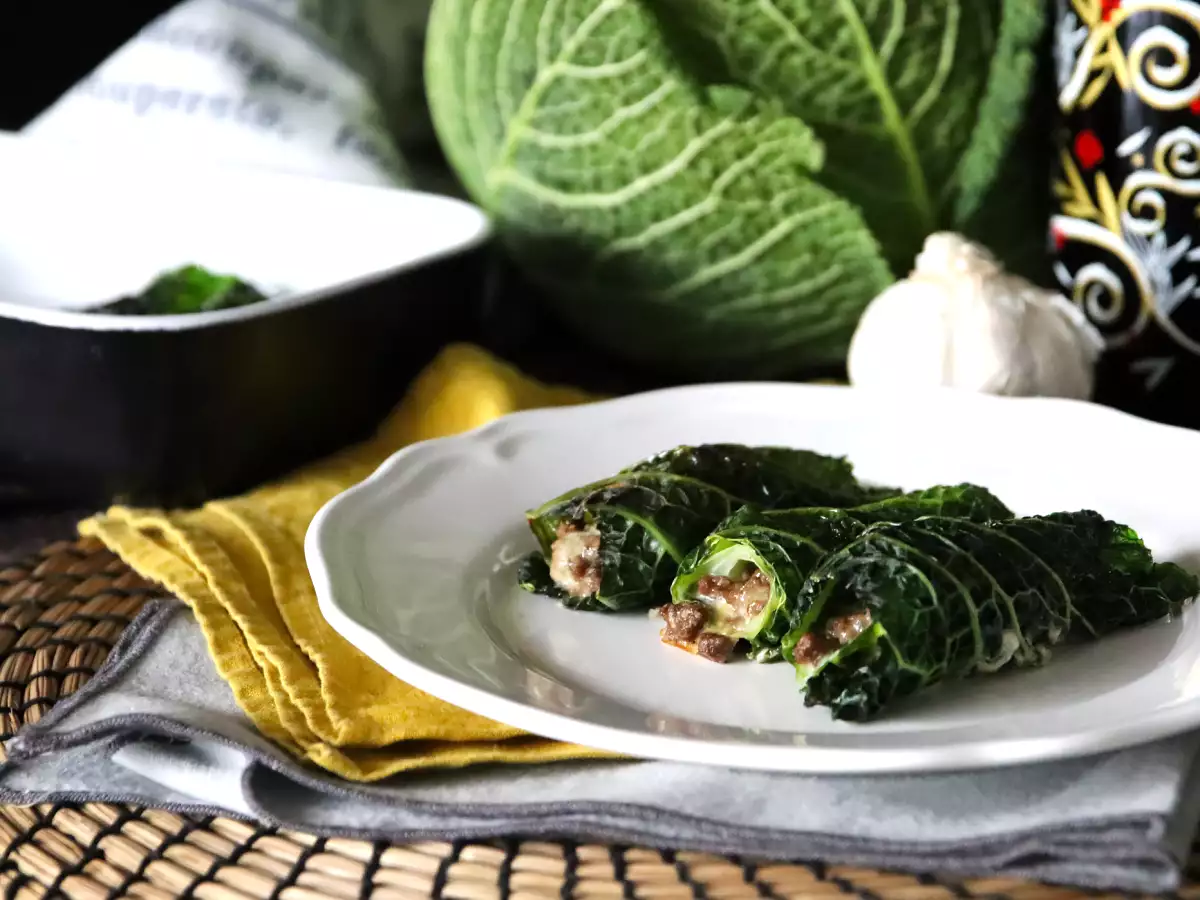 Przepis Pieczone gołąbki z kapusty włoskiej, łatwy i niedrogi przepis na rodzinny obiad