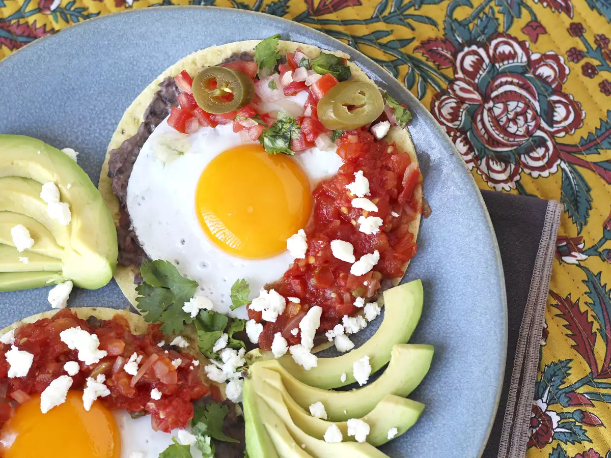 Przepis Huevos rancheros – kultowy, pełen smaku meksykański przepis