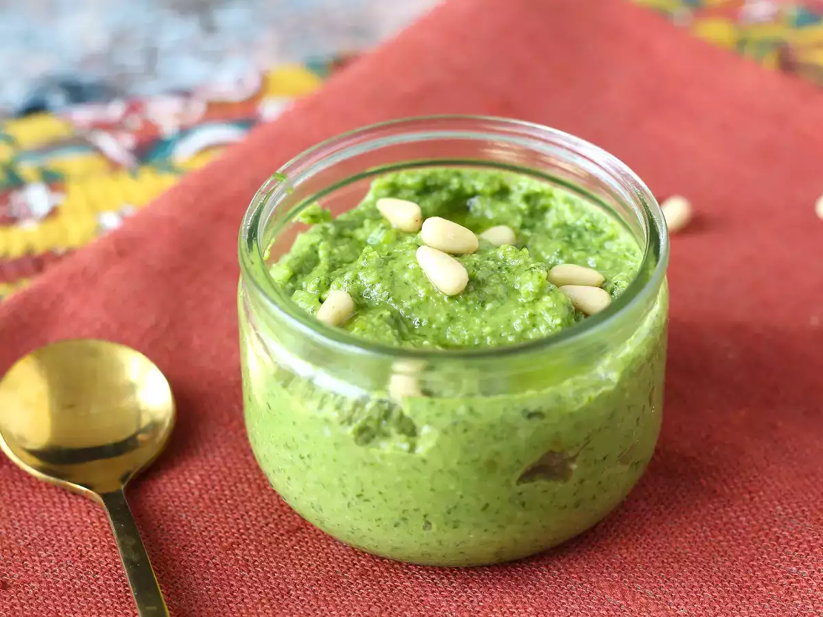 Przepis Świeże i kremowe pesto z rukoli w 5 minut