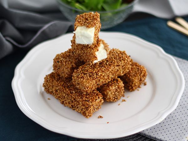 Przepis Sezamowe paluszki z serem feta