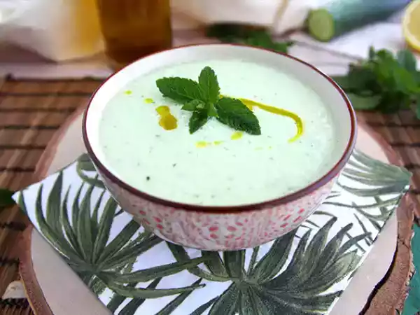 Przepis Zimna zupa ogórkowo-miętowa