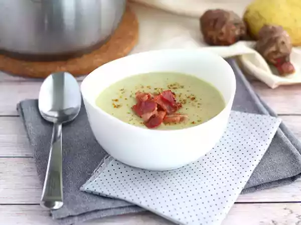Przepis Zupa z topinamburu, ziemniaków i boczku