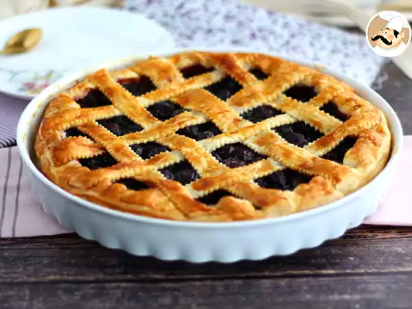 Przepis Tarta z ciasta francuskiego z wiśniami