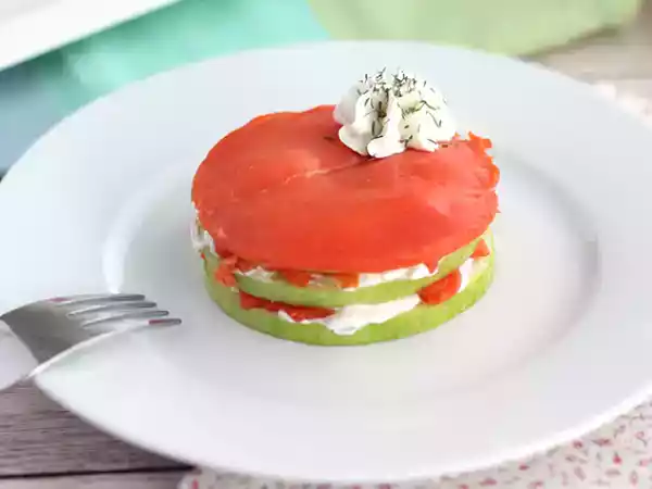 Przepis Mille feuille z łososiem i zielonym jabłkiem