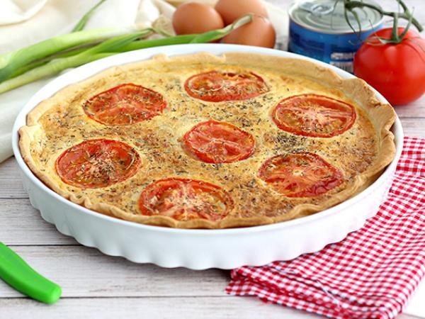 Przepis Quiche z tuńczykiem i pomidorami