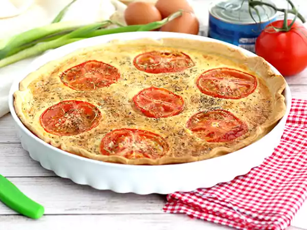Przepis Quiche z tuńczykiem i pomidorami