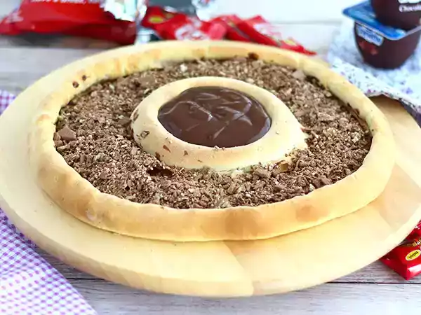 Przepis Pizza z kit kat i jogurtem czekoladowym danette