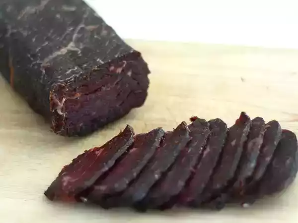 Przepis Bündnerfleisch lub suszona wołowina