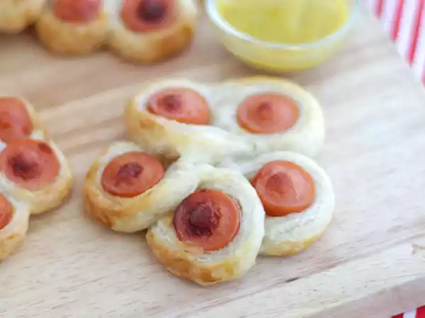 Przepis Kwiaty francuskie z kiełbaskami