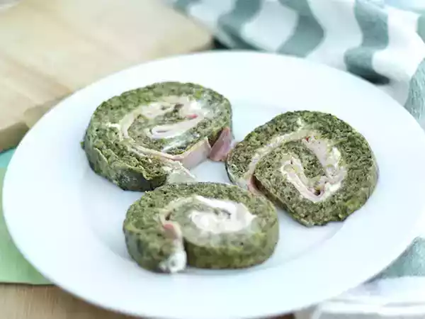 Przepis Roladki ze szpinakiem, szynką i serem śmietankowym