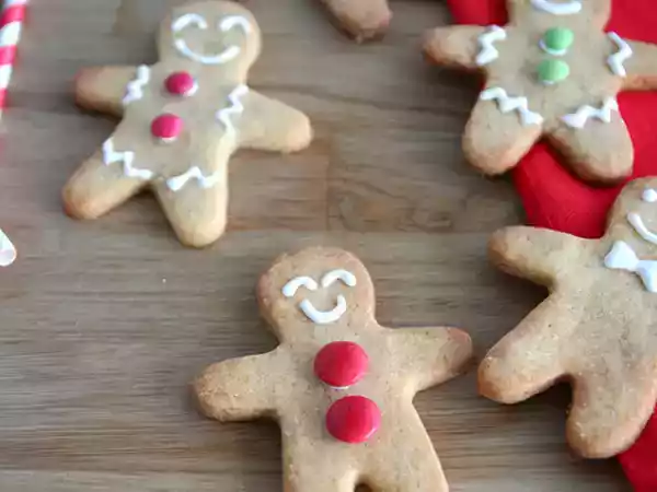 Przepis Kruche ciasteczka piernikowe - gingerbread men