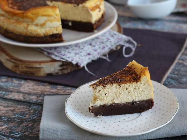 Przepis Sernik brownie - zaskakujące połączenie, które zachwyci twoje kubki smakowe!