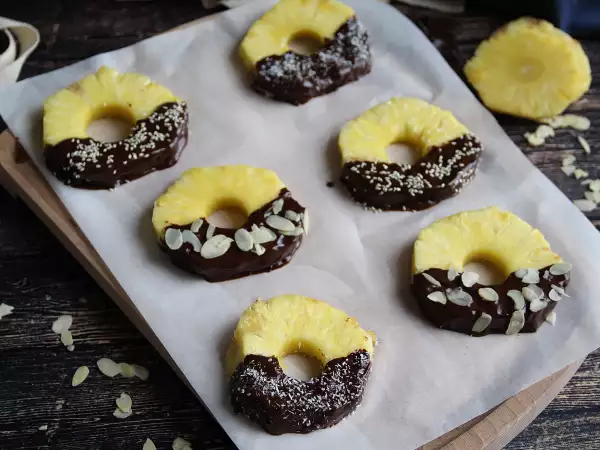 Przepis Ananas w czekoladzie: idealny deser do przygotowania z dziećmi