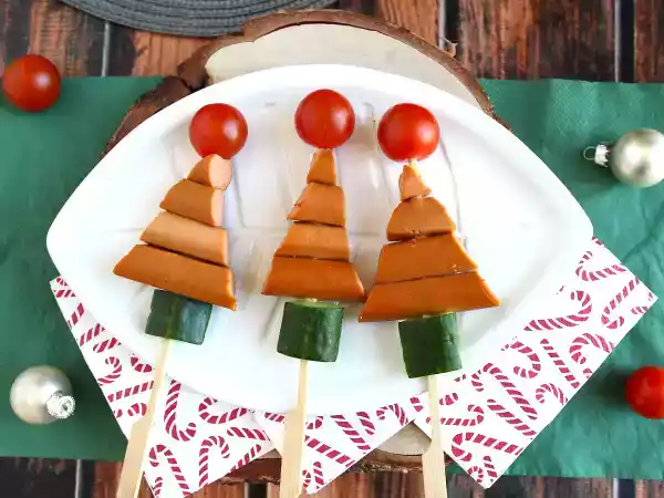 Przepis Szaszłyki choinkowe z knackis: szybki i łatwy świąteczny aperitif!