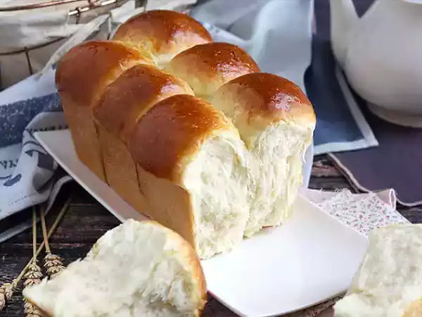 Przepis Wyjątkowo miękka i puszysta brioszka