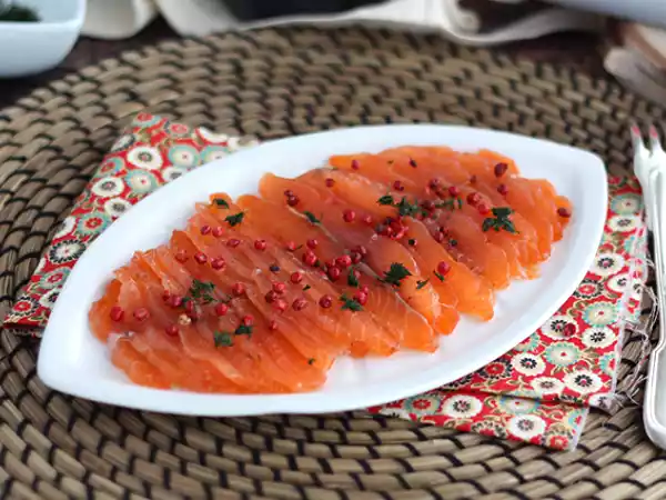 Przepis Gravlax, marynowany łosoś w szwedzkim stylu