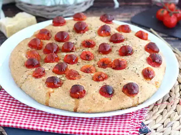 Przepis Focaccia z pomidorkami koktajlowymi
